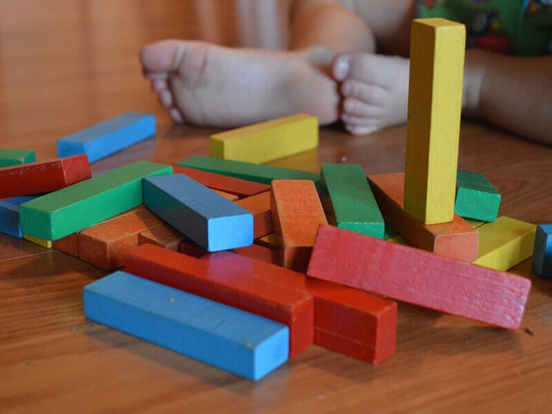 nurs5 Blocks in nursery setting